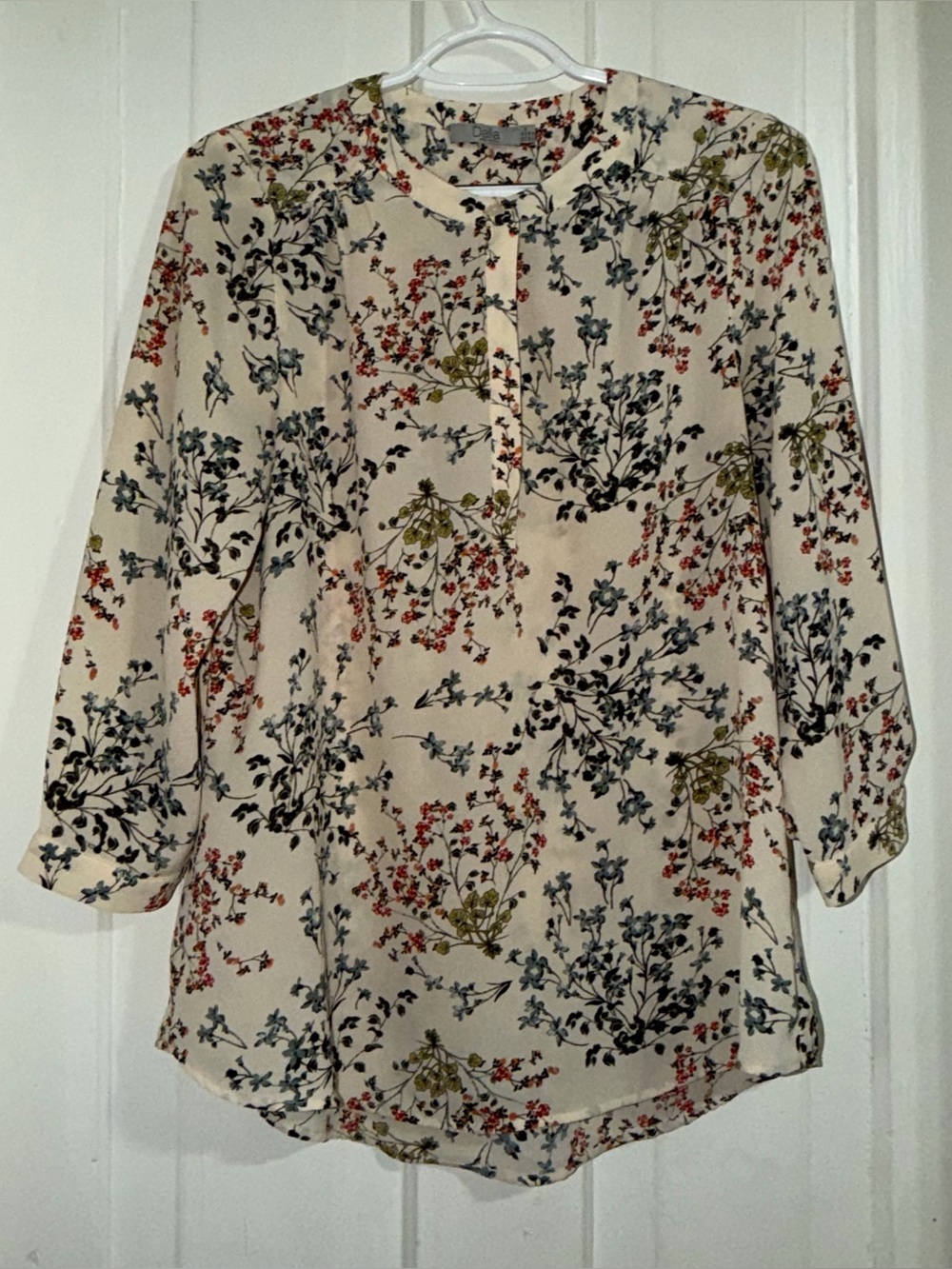 Women's size medium blouse shirt Floral Button-Neck Tunic Top